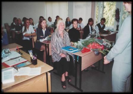 Мама Харитонова на вечере памяти